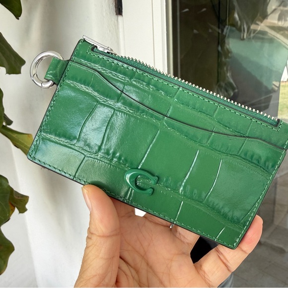 Last 1 ‼️Coach Zip Card Case CW433 Crocodile-embossed leather